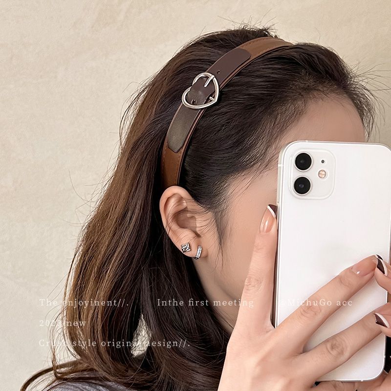 Autumn color! Brown belt buckle love headband female 2024 New High skull top headband Maillard headdress Autumn color! Brown belt buckle love headband female 2024 New High skull top headband Maillard headdress