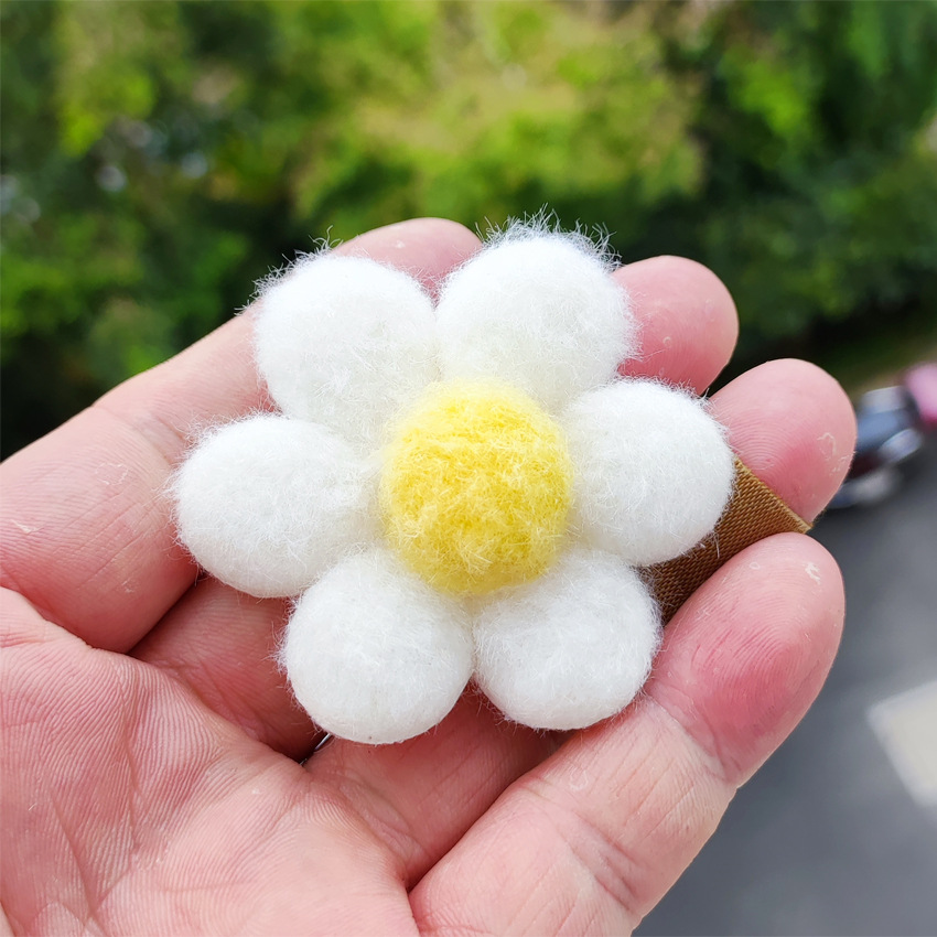 绒布六瓣花-白色