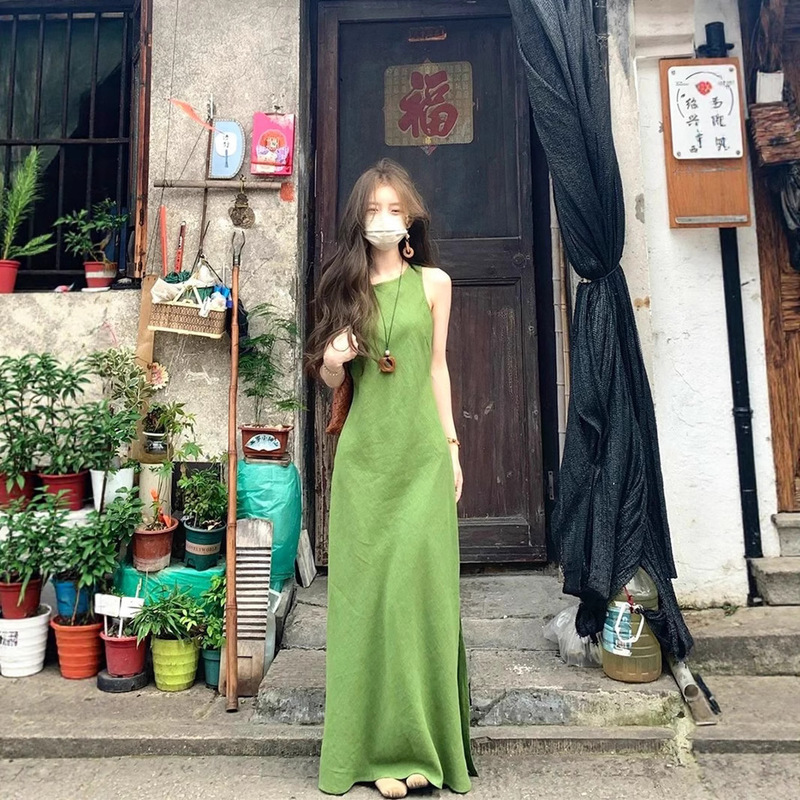 フレンチグリーンノースリーブベストドレス女性のための夏の2025新しいホットスタイル海辺の休暇見栄えの良いロングスカート|undefined