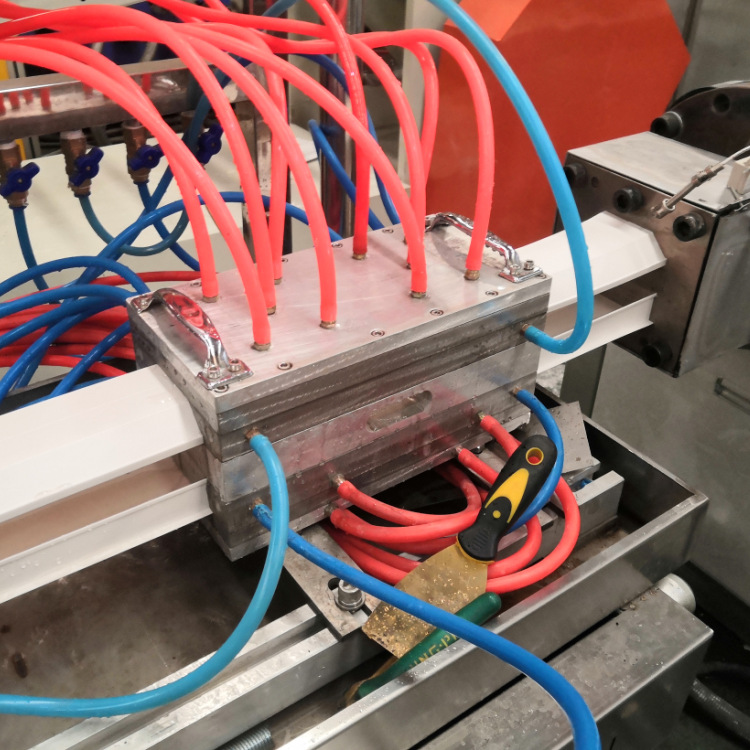 工业塑料线槽生产线 PVC电线穿线槽挤出机