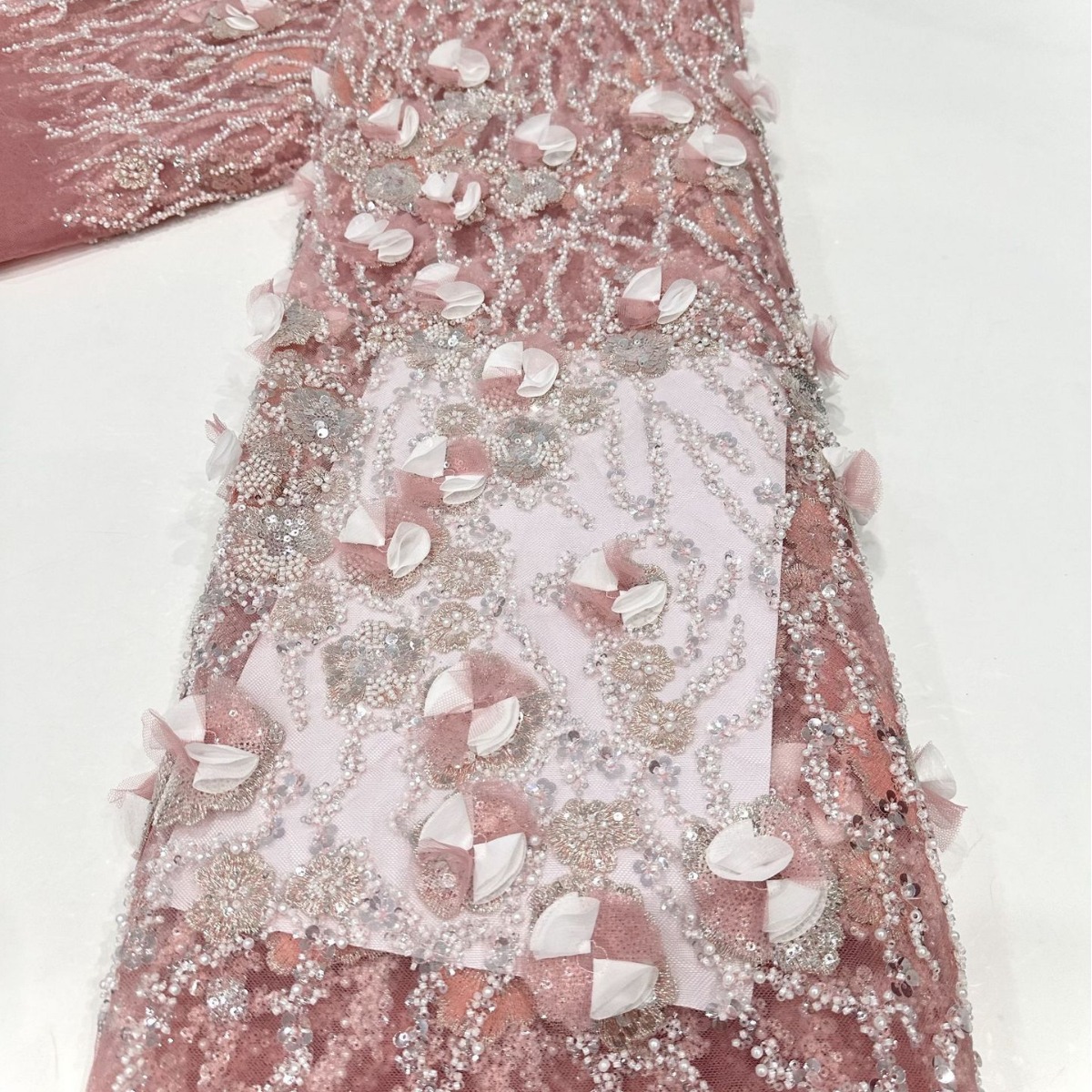 Pequeña decal fresca hecha a mano tubo de perlas tela bordada vestido vestido vestido de boda vestido de ropa infantil vestido de danza tela