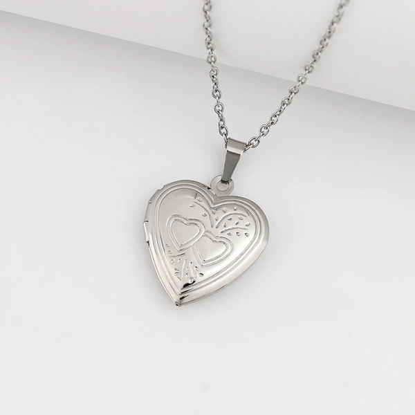 Steel necklace heart shaped, 22.5mm