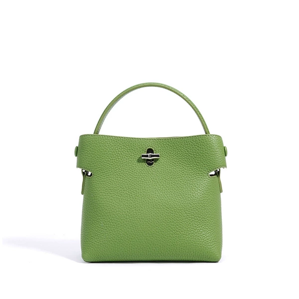 Avocado green (head layer cowhide)