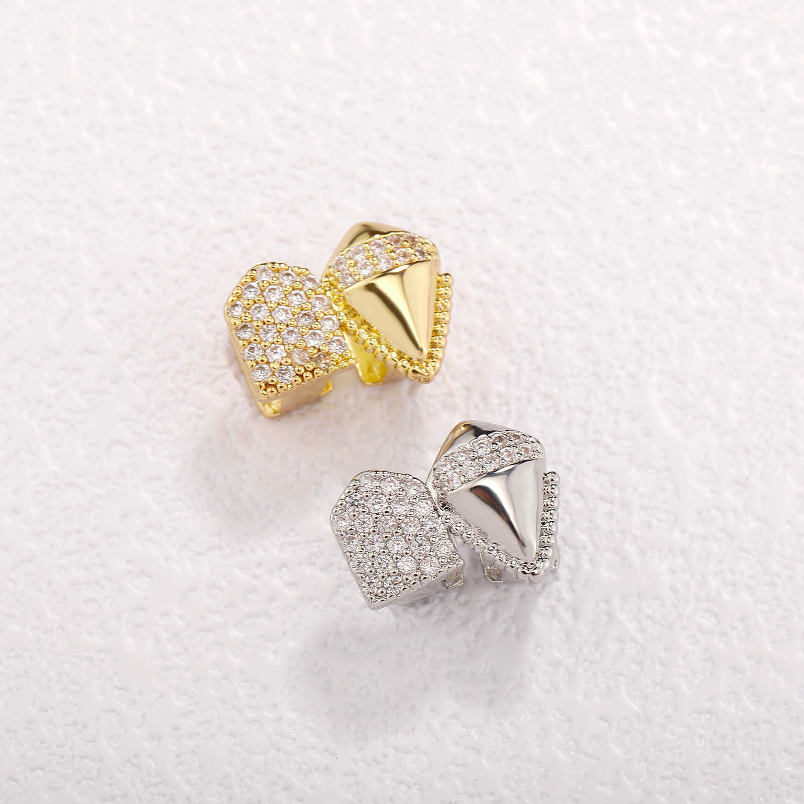 Gold-plated Zircon Vampire Fangs Grill For Halloween Costume_voghion.com