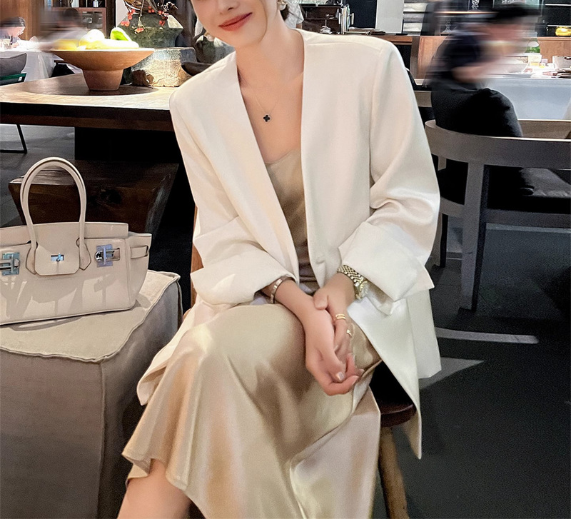 预售西装外套女春秋2025新款时尚宽松气质设计感缎面长袖上衣西服|undefined