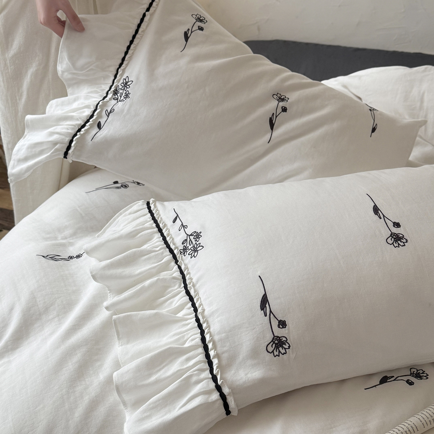 Four-piece Bedding Set Pure Cotton Crinkled Gauze French Lace_voghion.com