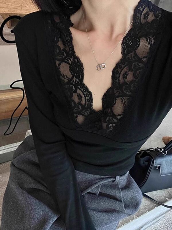 Pure Lust Style Sexy Deep-Neck Lace Splicing Bottoming Shirt for Women with Fur Inner Layering Autumn and Winter French Pinch-Waist Low-Neck Top Pure Lust Style Sexy Deep-Neck Lace Splicing Bottoming Shirt for Women with Fur Inner Layering Autumn and Winter French Pinch-Waist Low-Neck Top