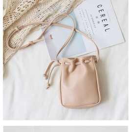 韩版时尚抽绳迷你*包简约小清新可爱水桶包网红学生单肩斜挎包