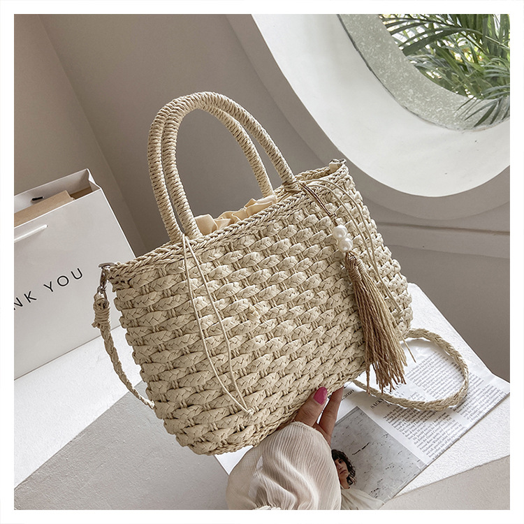 Fashion Straw Woven Messenger Tassel Bag display picture 3