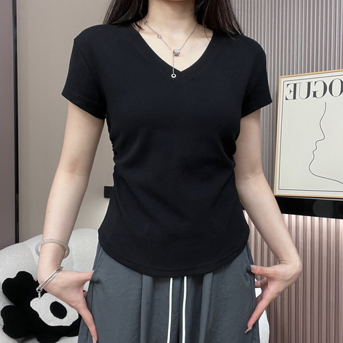 Slim-fitting shoulder T-shirt for women 2024 new short-sleeved design niche summer v-neck solid color American retro top