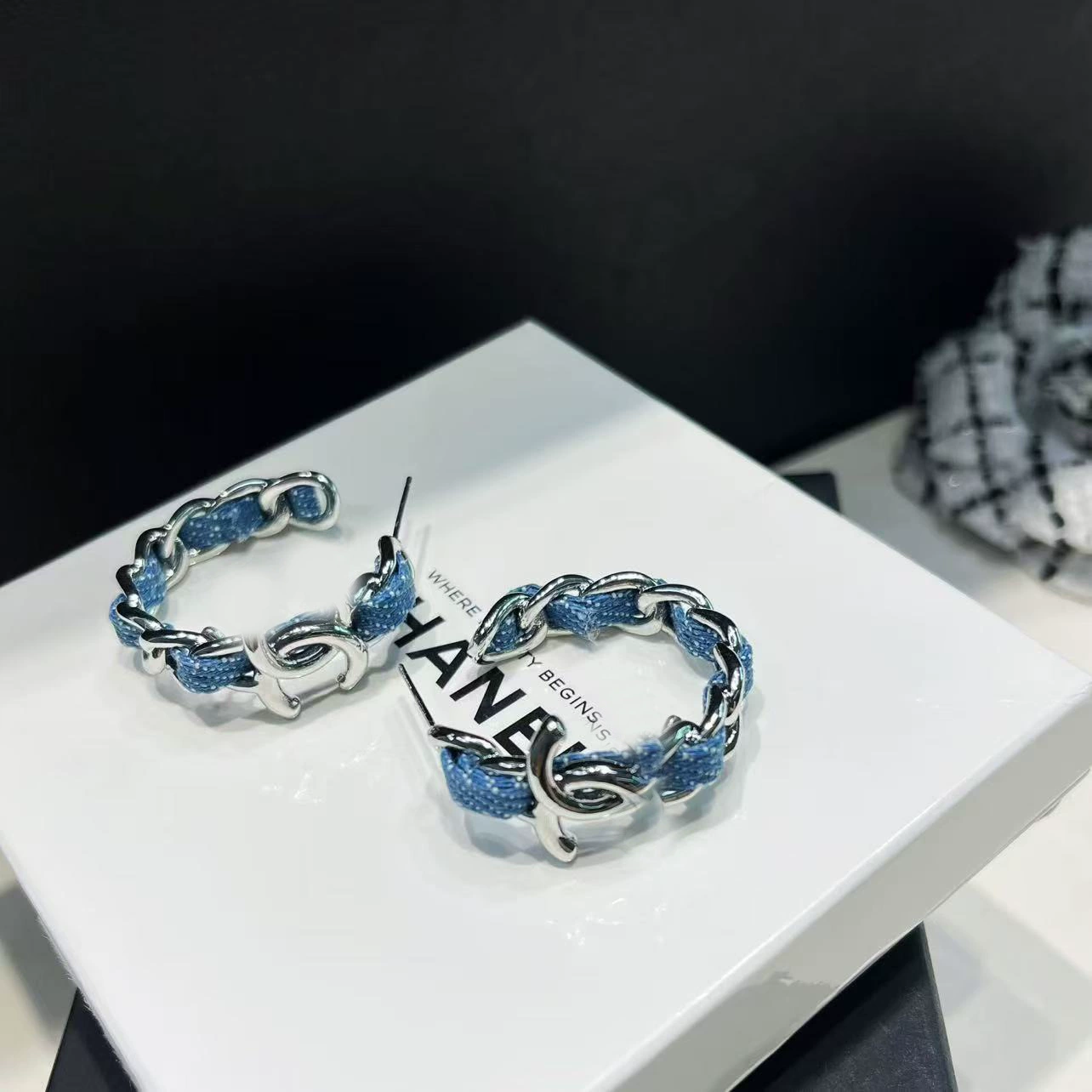 Серебряные джинсовые классические универсальные черные тканые серьги