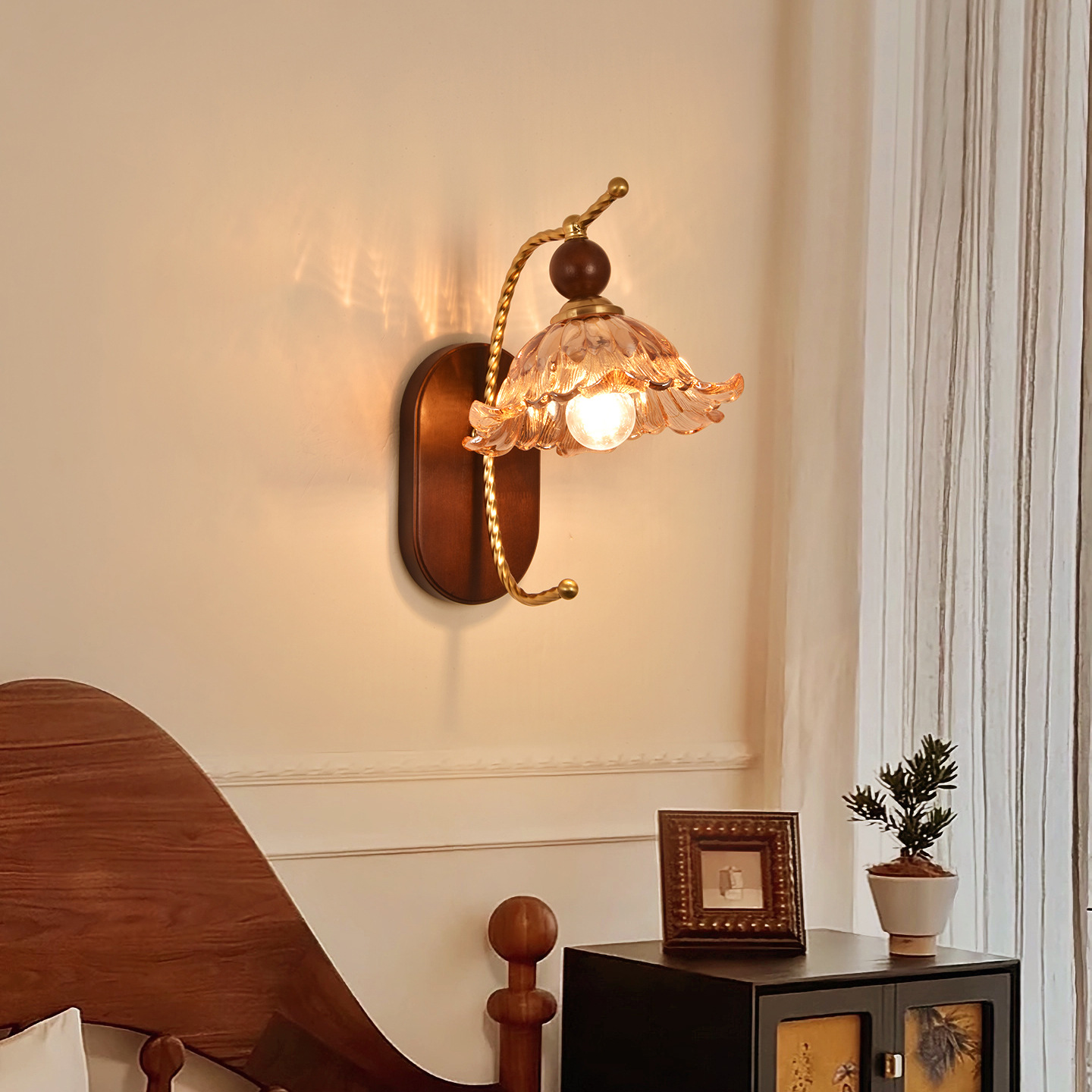 lámpara de pared de viento medieval lámpara de pared de cama lámpara de pared de madera maciza retro americana lámpara de pasillo de fondo lámpara de pared de sala de estar lámpara de luz Zhongshan L271