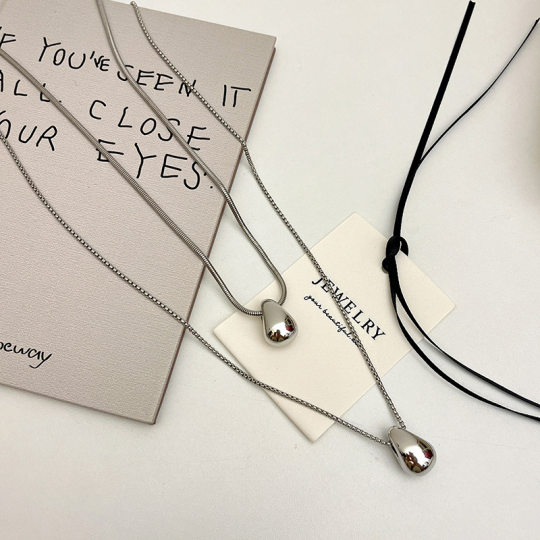Simple silver Water Drop Titanium Steel Necklace Women's Color-free Light Luxury Niche High-end Long Sweater Sweater Chain Accessories