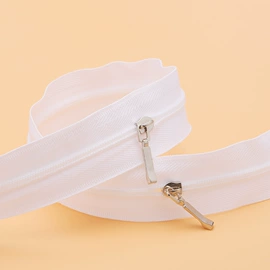 钮扣;布贴;胸针