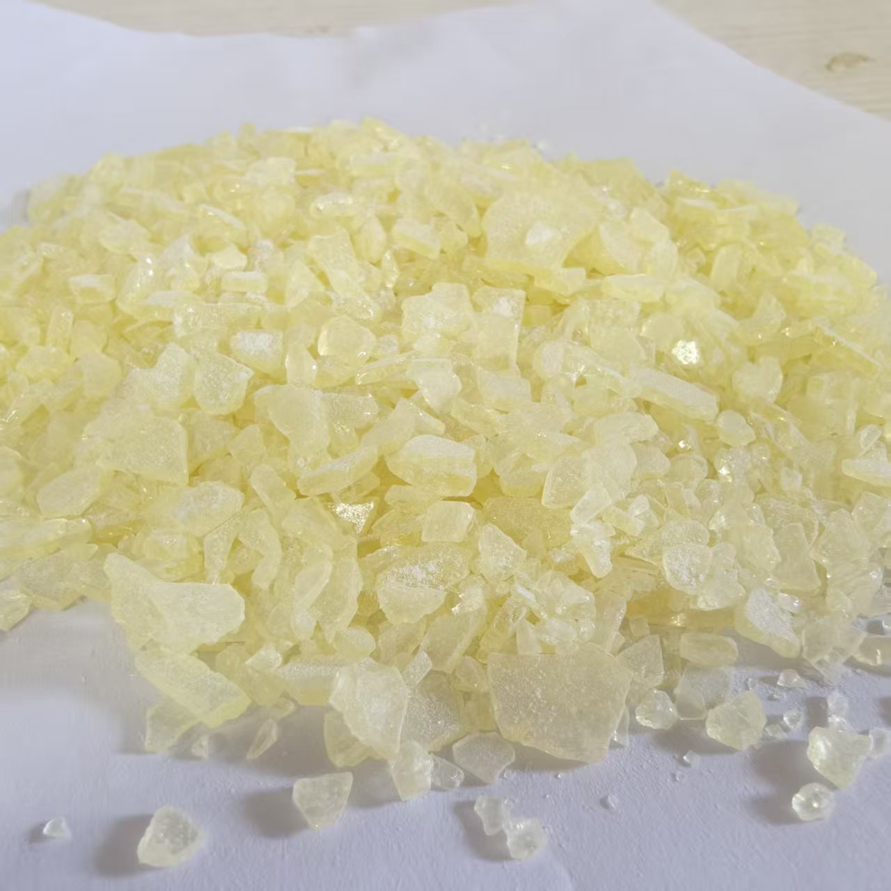 浅色精致萜烯酚树脂高软化点低极性基材溶剂型胶鞋材胶增粘效果好