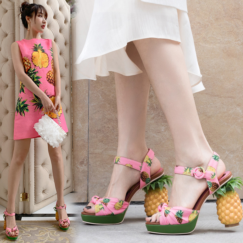 New Sweet Lady Pineapple Shoes Platform Platform Printed Fabric Distinctive Super High Heel Large Size Women's Outer Wear Sandals