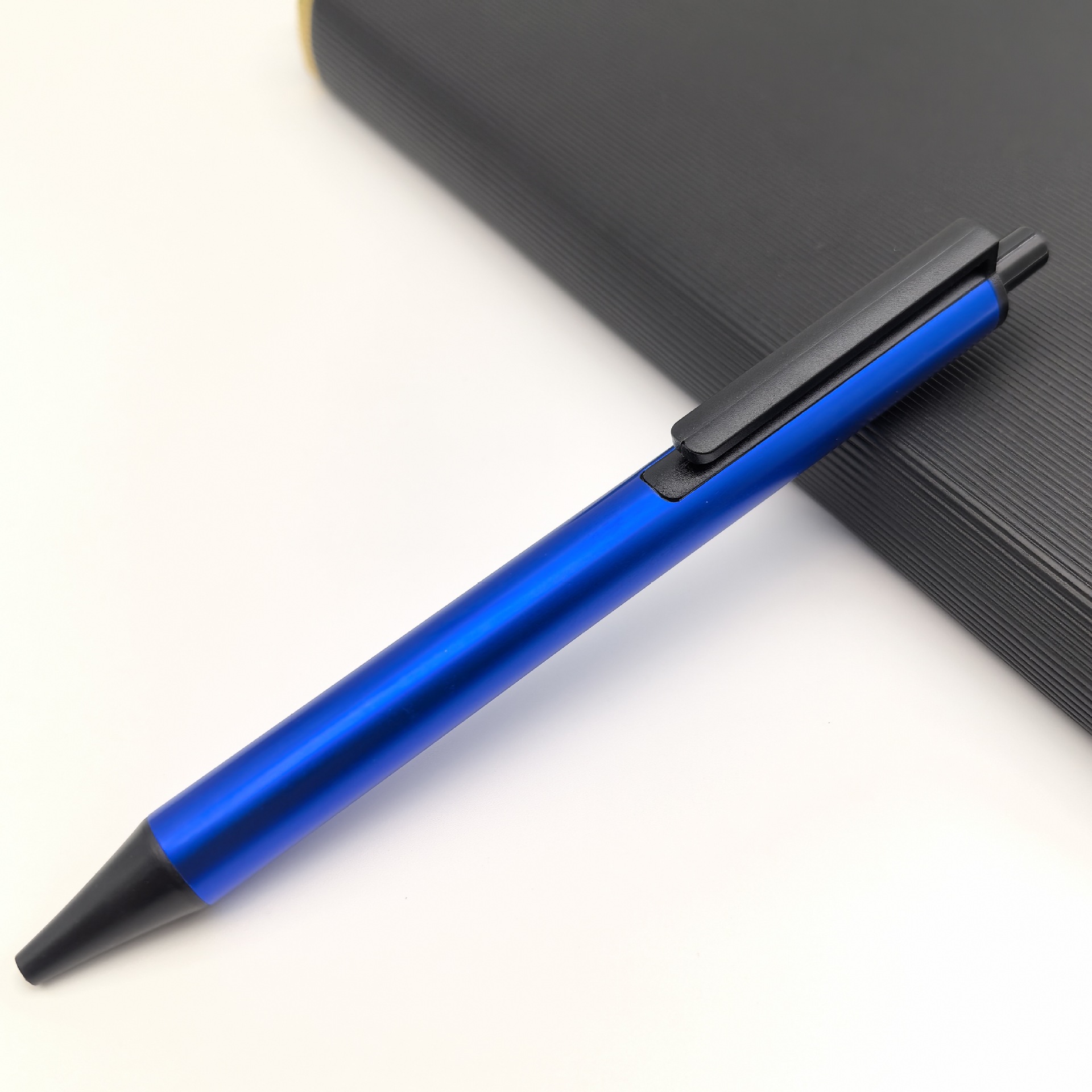 Bolígrafo de metal personalizado barra de aluminio colorido bolígrafo comercial puede ser logotipo láser publicidad publicitaria bolígrafo regalo al por mayor