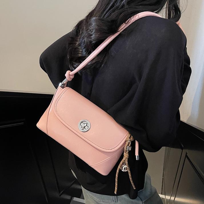 Bolsos debajo de las axilas de piel de cera retrógrada para mujeres 2025, nuevos bolsos de hombro de tendencia universal, bolsos de alta calidad coreanos.