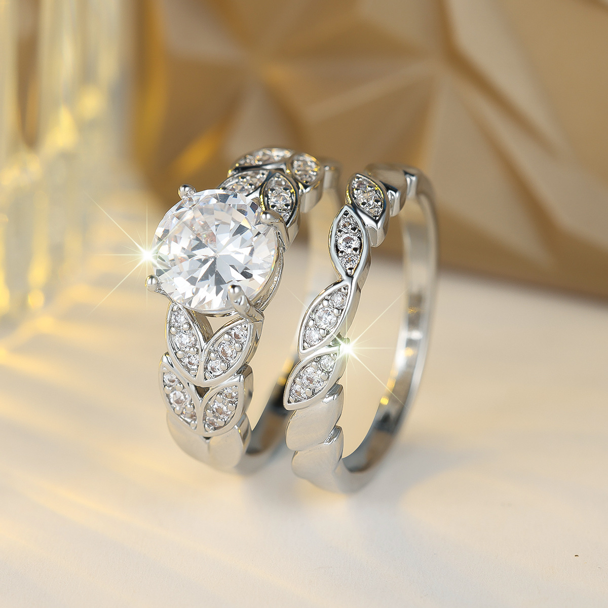 Ensemble de bagues empilables minimalistes avec oxydes de zirconium_voghion.com