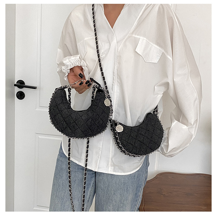 Women's Crossbody Bag With Diamond Chain And Denim Crescent Design_voghion.com