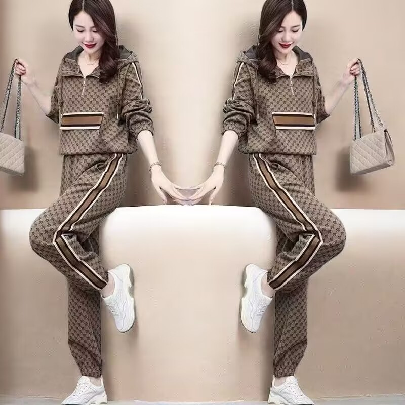 2024 New Early Spring Lapel Zipper Sweat Casual Sports suit Women's Two-Piece Fashionable Stylish Age-Reducing Women