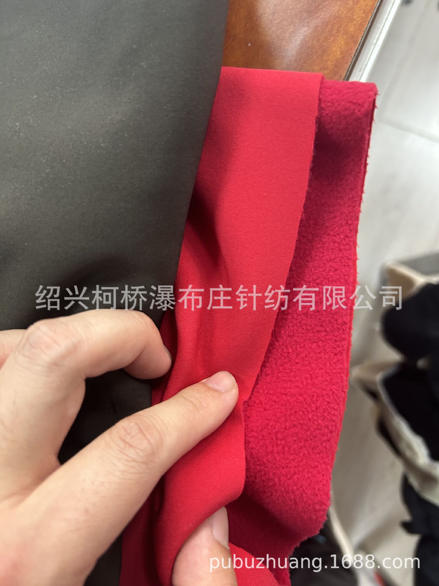 销售梭织100D四面弹复合摇粒绒防水防风面料 加透气膜