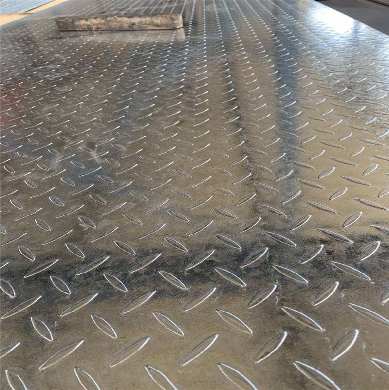 无锡运合通4mm*1.51*C镀锌花纹板 镀锌花纹防滑钢板 热镀锌花纹板