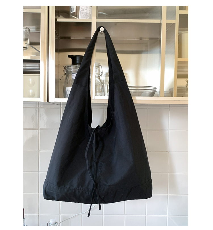 Commuting large-capacity nylon fabric bag for women, 2025 new style casual and versatile single-shoulder bag, fashionable tote bucket bag undefined