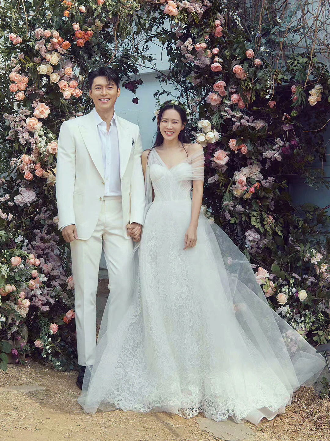 Sun Yizhen vestido de novia 2024 invierno nuevo hombro encaje francés Super hadas fotografía de viajes al aire libre vestido de boda ligero
