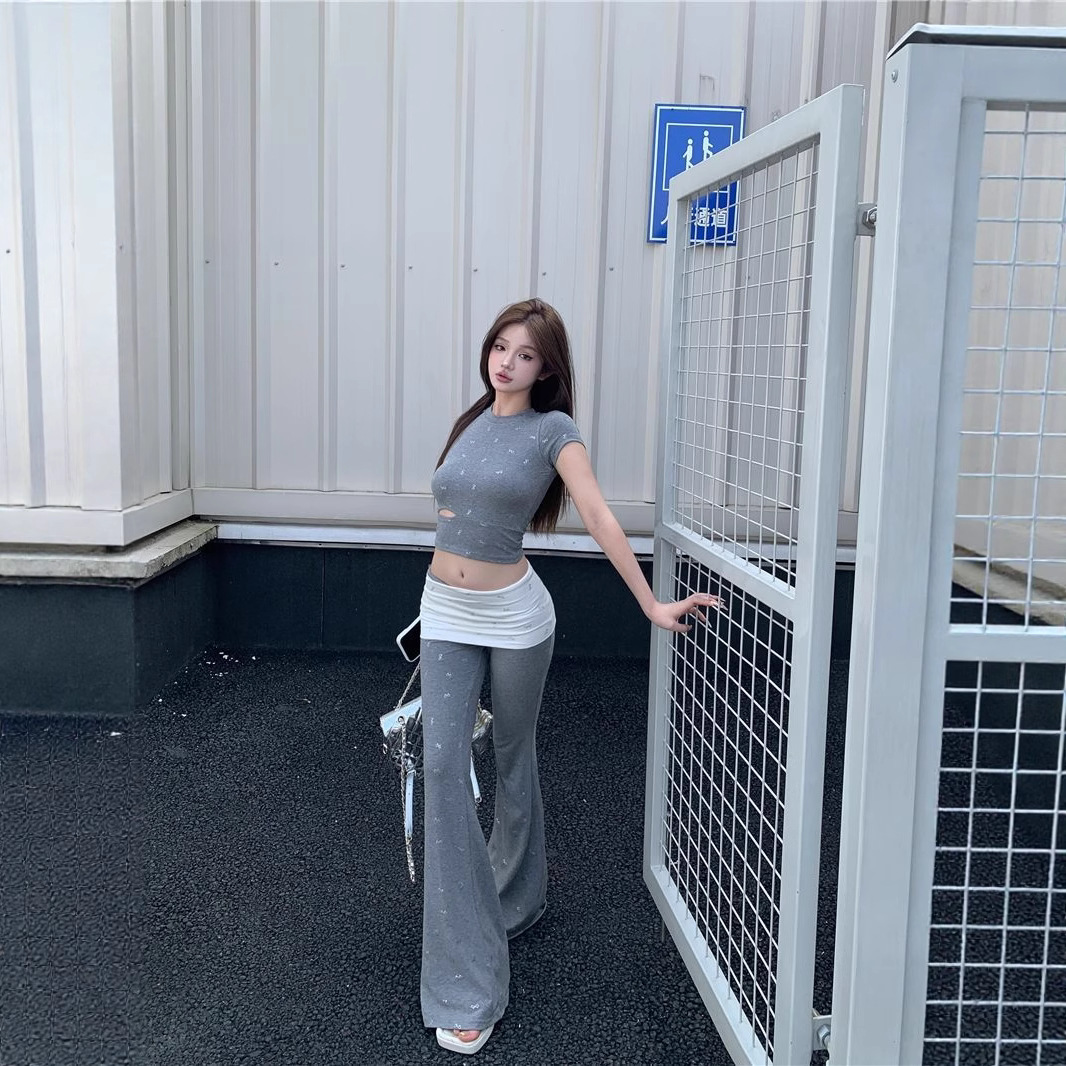 Bowknot Hollow Hot Girl 반팔 티셔츠 여성 여름 디자인 슈트 대비 색상 마이크로 플레어 캐주얼 바지 투피스 세트