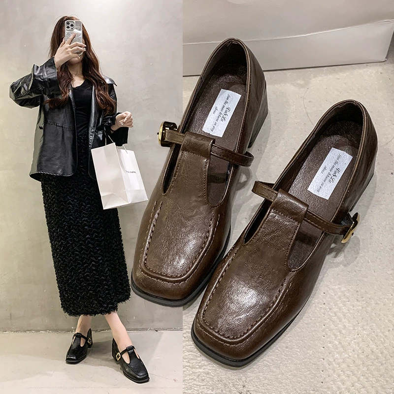 Британские маленькие кожаные туфли женские дизайнерские чувства нишевые женские туфли на каблуках на каблуках 2025 осень французская ретро коричневая светлая туфли