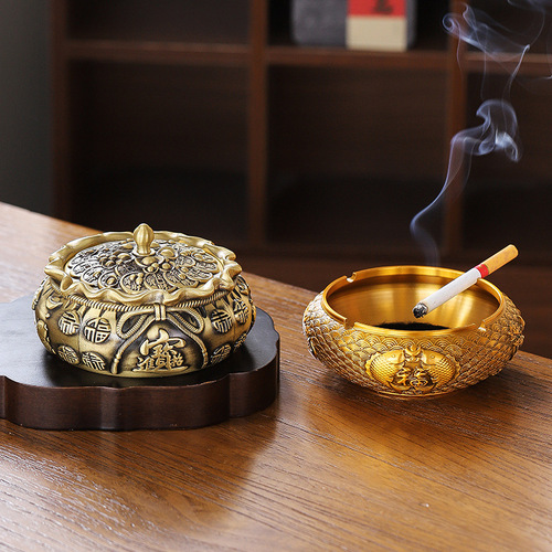 Manufacturer wholesale brass carp blessing ashtray copper ashtray with lid ashtray relief gift ornaments