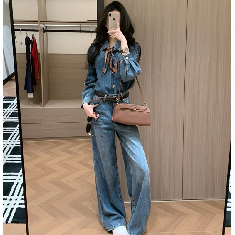 Autumn Retro Washed Denim Set for Women, Super Popular and Stylish Two-Piece Set with High-Waisted Wide-Leg Pants and Versatile Denim Shirt Autumn Retro Washed Denim Set for Women, Super Popular and Stylish Two-Piece Set with High-Waisted Wide-Leg Pants and Versatile Denim Shirt