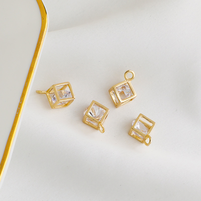 3g Weight Pendant Jewelry Making Type 7 * 8mm, 8*13mm Jewelry Making Size Zircon Inlay Material 1 Piece 7 * 8mm 8*13mm Copper Zircon Star Heart Shape Pendant