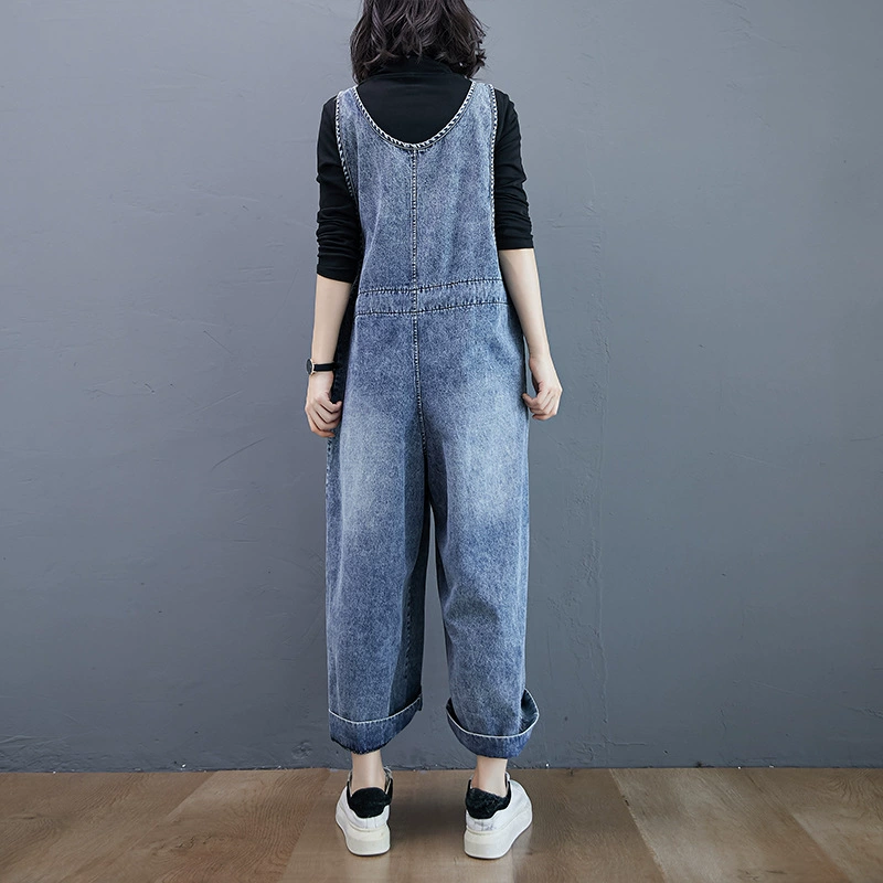 Джинсовые брюки в overall стиле ретро, свободный крой