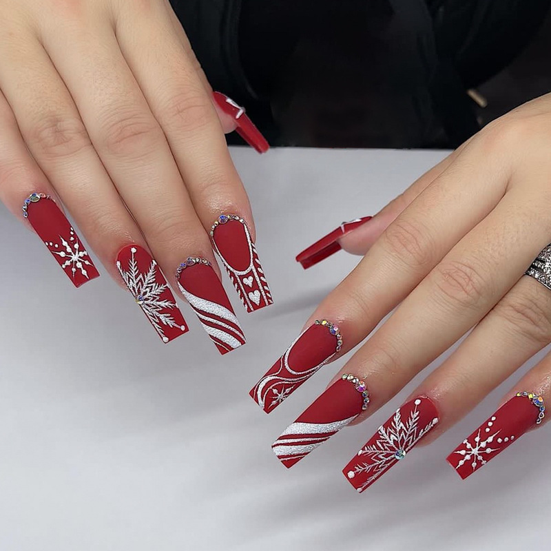 Christmas Wear Armor Long Coffin Red Matte Stripe White Snowflake Diamond Removable Fake Nail Manicure