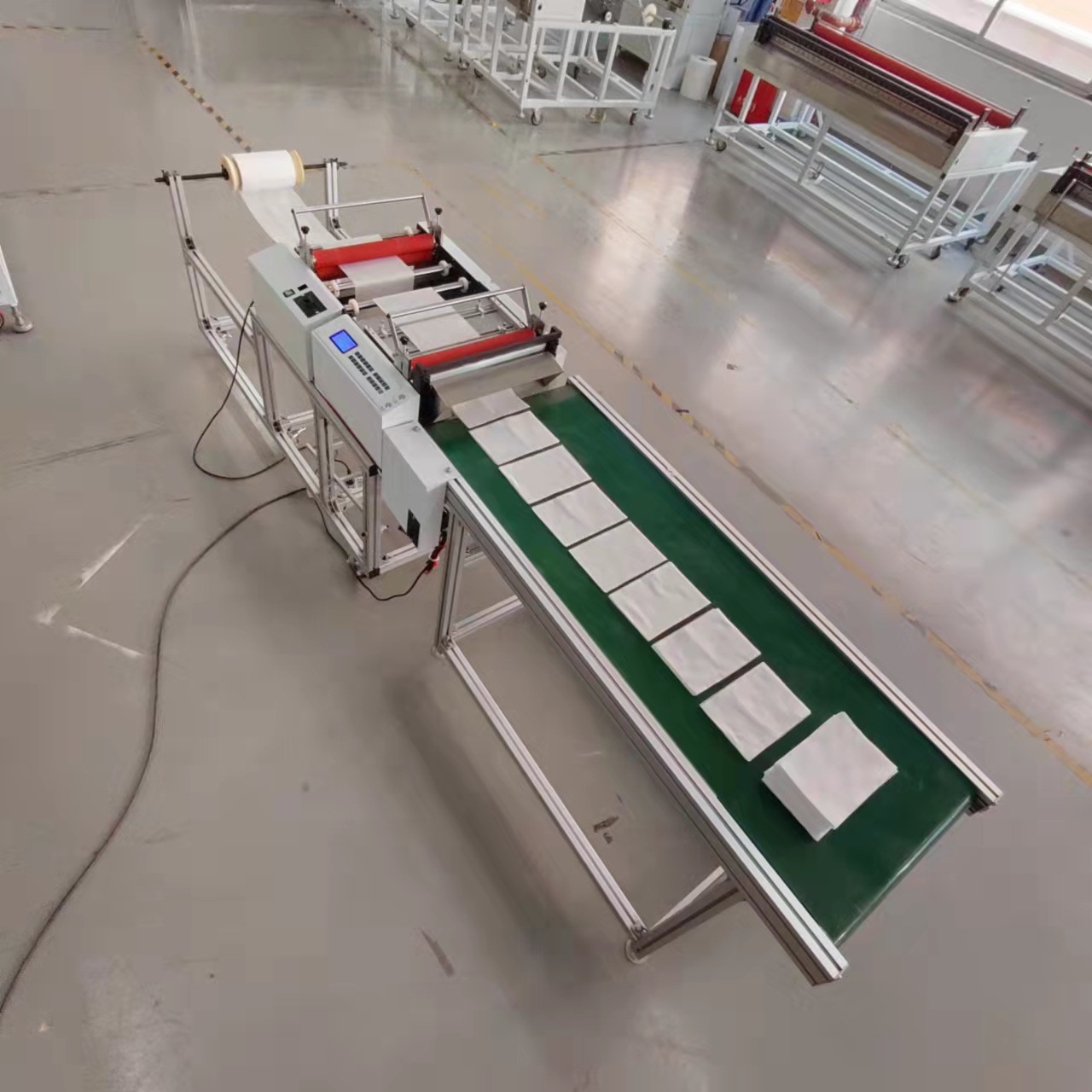 Automatic laptop non-woven cloth