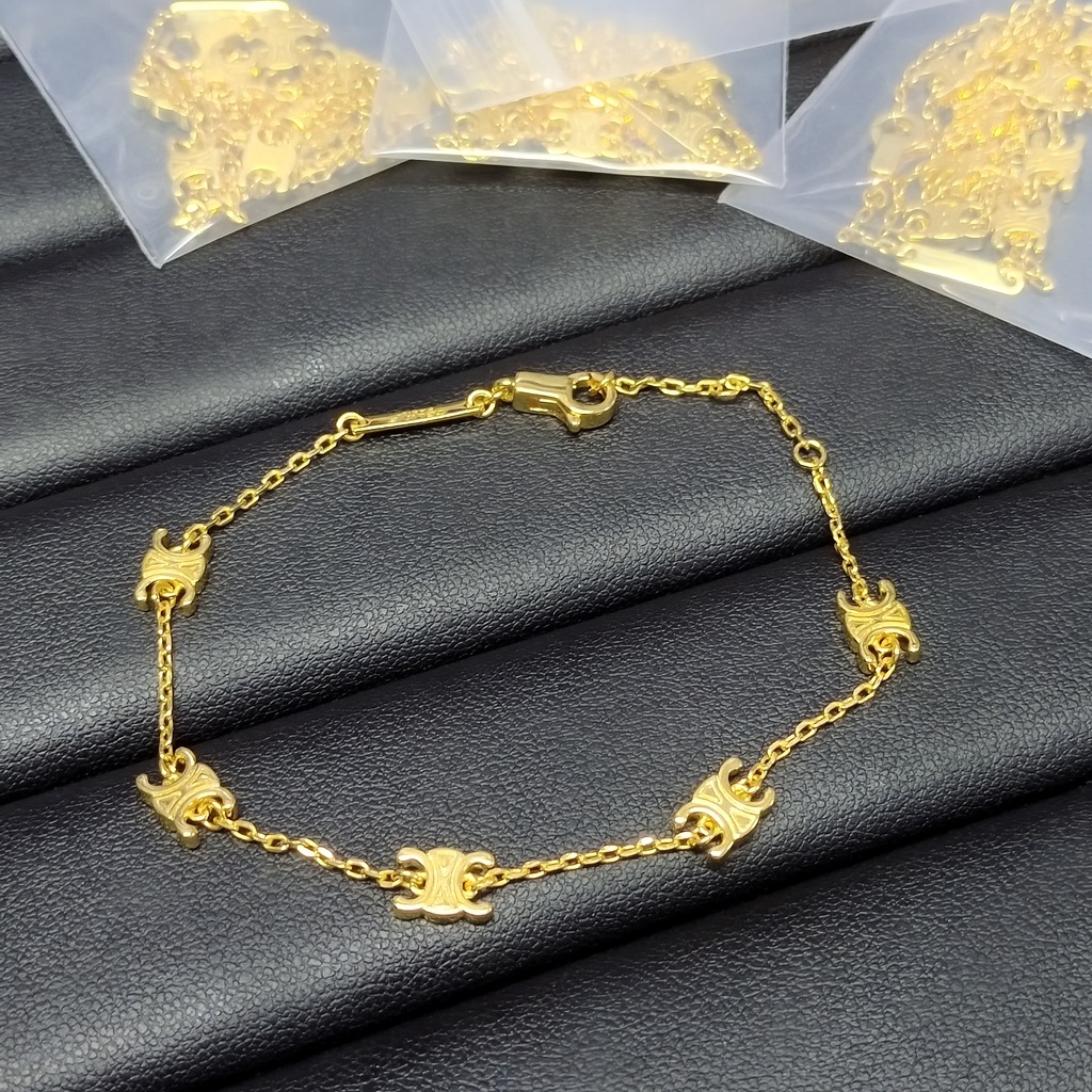 Small golden bracelet