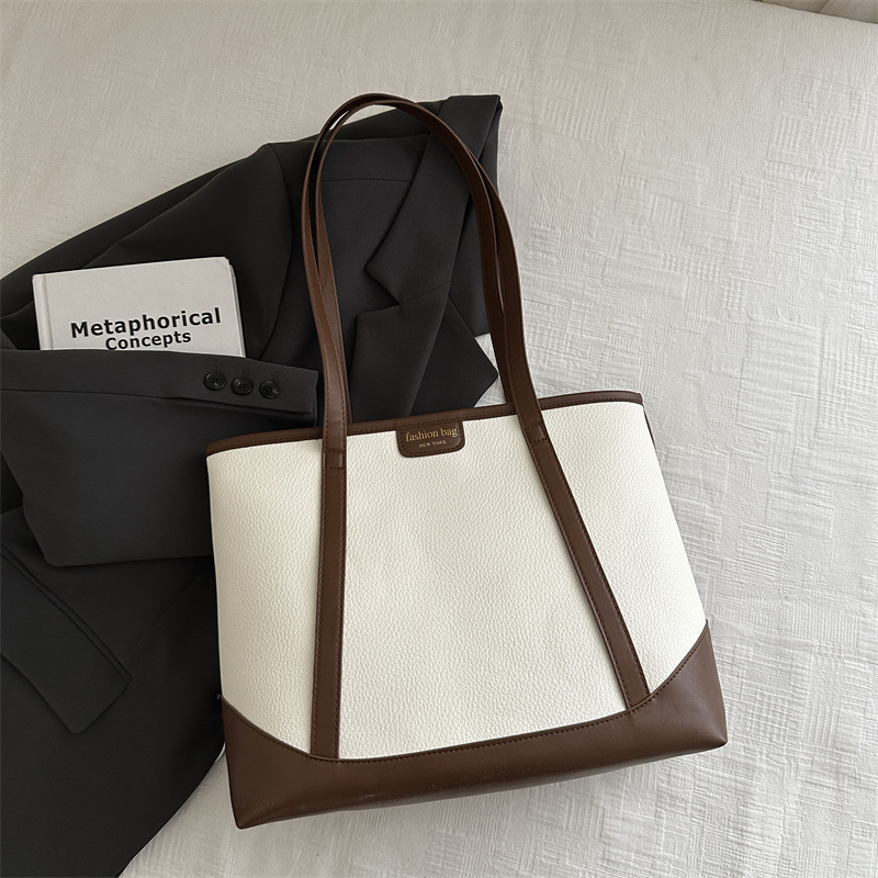 Otoño bolsa de gran capacidad de moda de textura simple de mujer de viaje bolsa de hombro bolsa de temperamento estética popular
