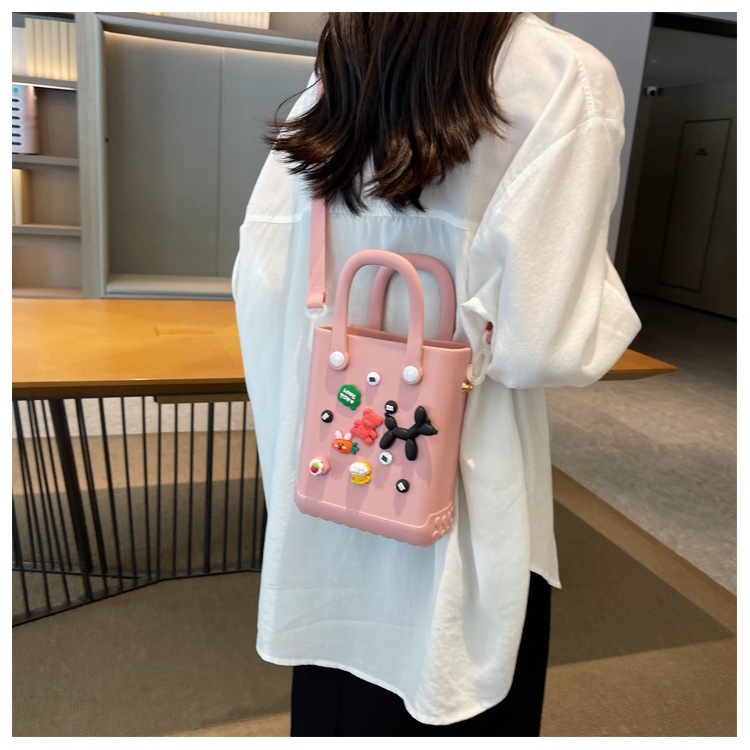 Women's Small Pu Leather Cartoon Streetwear Bucket Open Shoulder Bag Crossbody Bag Bucket Bag display picture 1