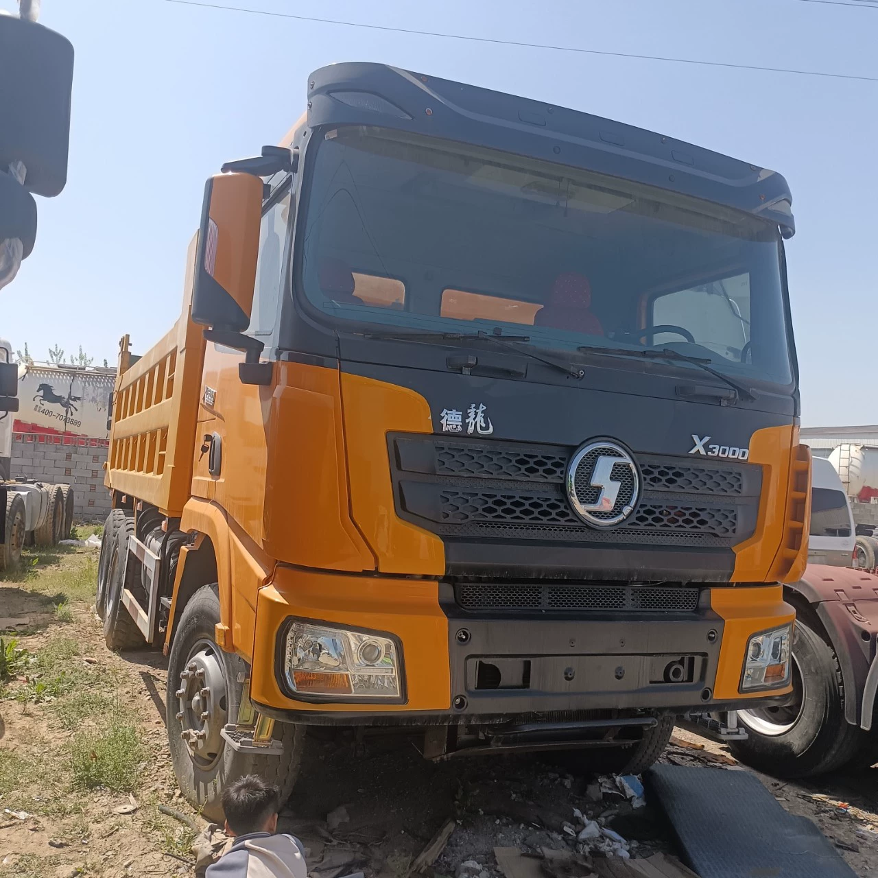 Экспортный б/у тяжёлый самосвал Dragon с передней четырёхосной и задней восьмисекционной платформой, 430 л.с., двигатель Weichai, инженерная машина.