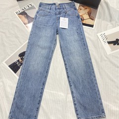 2025沙滩系列，经典的香儿元素与青春活力的牛仔单品碰撞