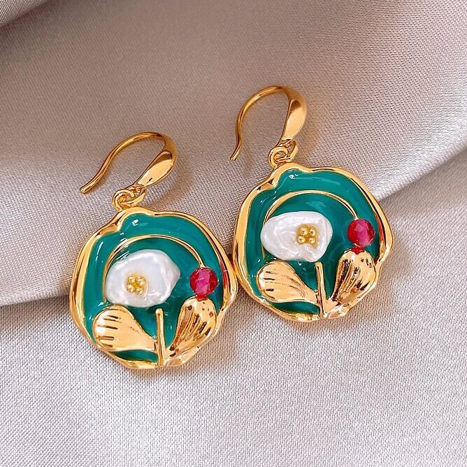 M6 earrings