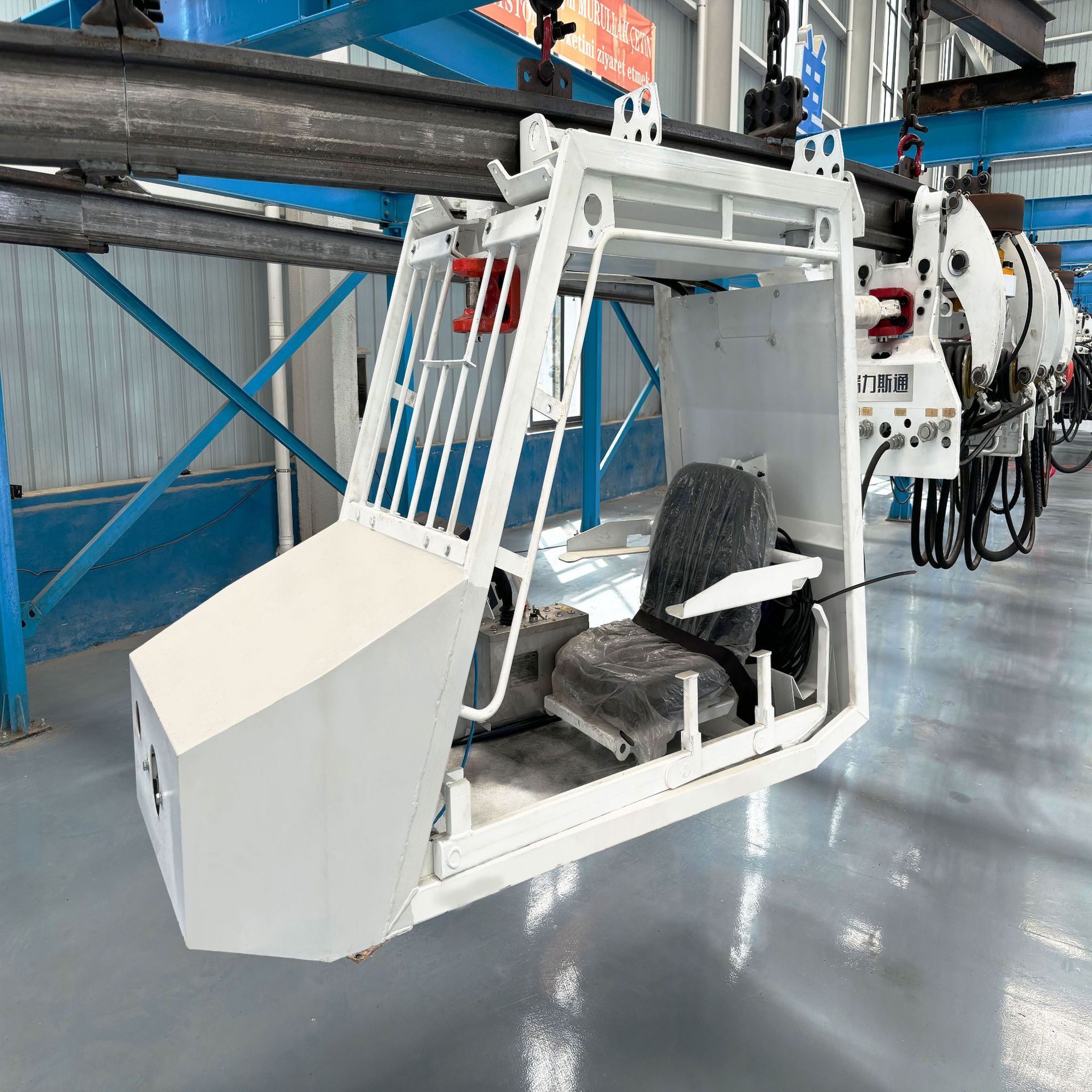 防爆柴油机单轨吊 煤井矿下安全使用 高效省心运输设备 人员输送