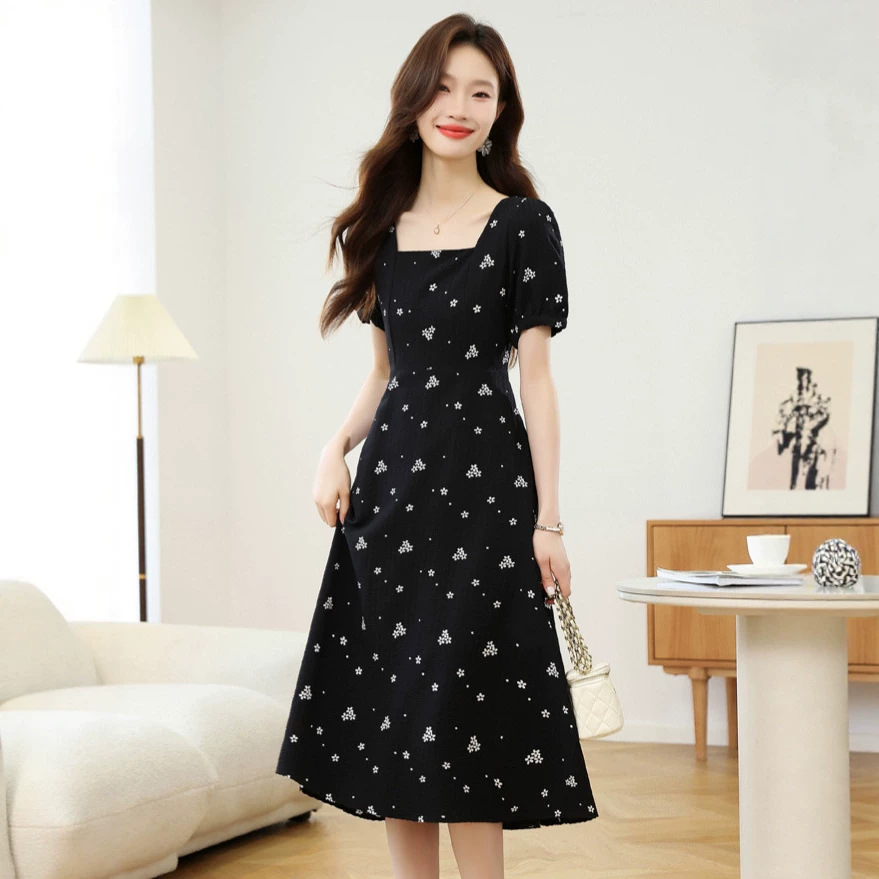 Đầm maxi nữ thắt eo cổ vuông họa tiết hoa đen chất liệu voan mềm mại — Hoa màu đen chi tiết 4