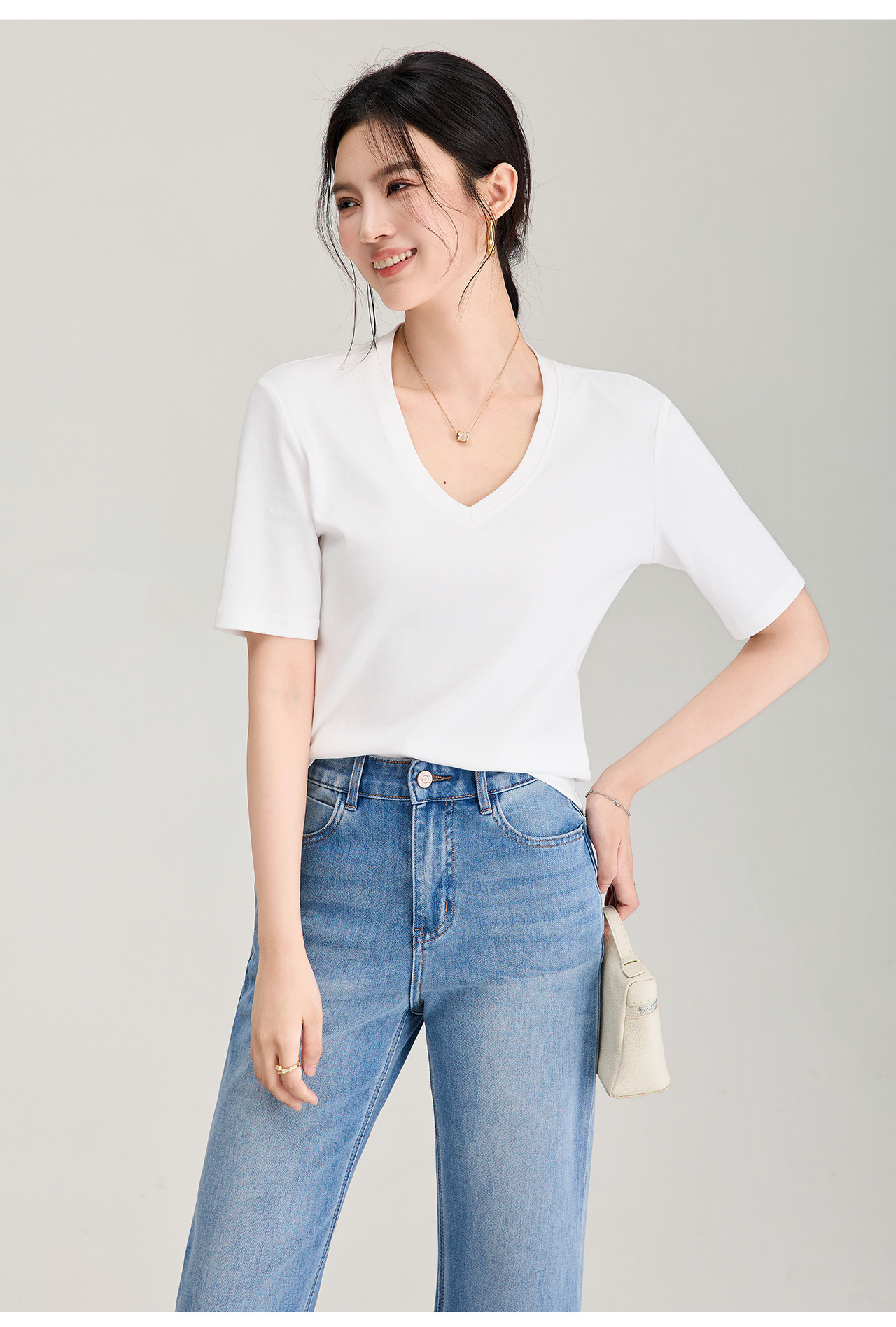 Áo thun tay ngắn nữ phối ren xuyên thấu lưng, thiết kế ôm nhẹ — màu đen chi tiết 22