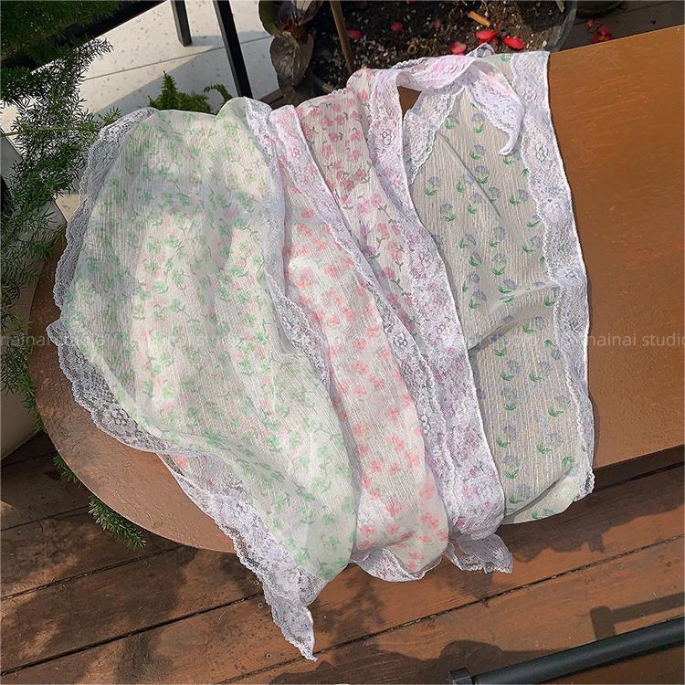 Pequeña toalla triangular de flores ~ bufandas de seda encaje correa de cabello turbante fotos atmósfera 2024 primavera nuevos accesorios para el cabello