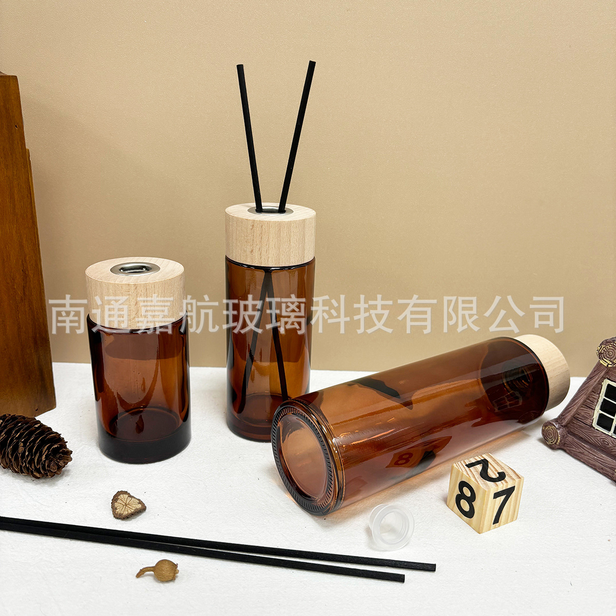 Botella cilíndrica al por mayor de múltiples especificaciones sin fuego botella de vidrio perfumada fragancia dividida decoración del dormitorio columna volatilizada botella vacía