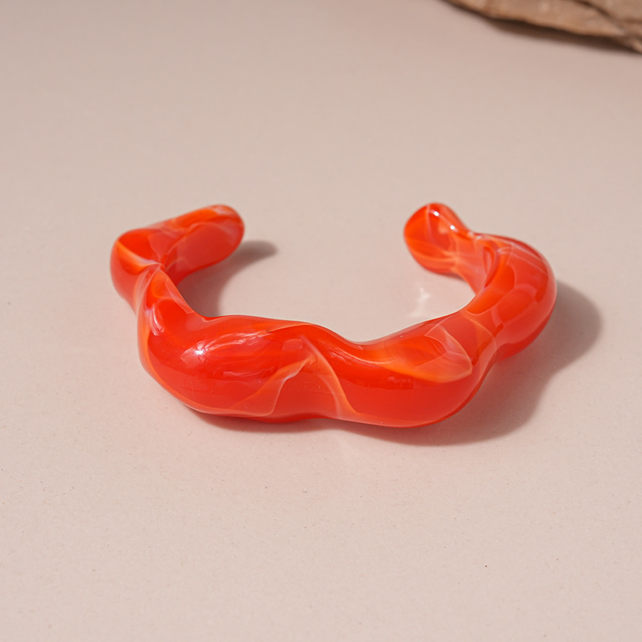 Pulsera de resina con degradado irregular rojo, estilo europeo y americano, diseño exagerado, joyería de lujo ligero y alta gama para mujer
