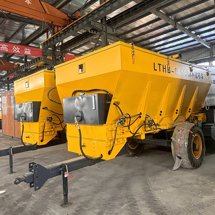 消解疙瘩石灰粉料撒布机 牵引式8方水泥灰撒布车 路面铺灰撒灰机